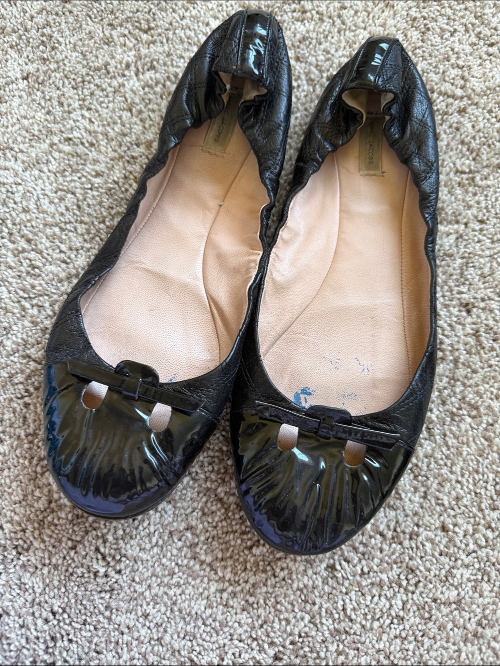 Marc Jacobs Black Patent Leather Ballet Flats with Bow Accent